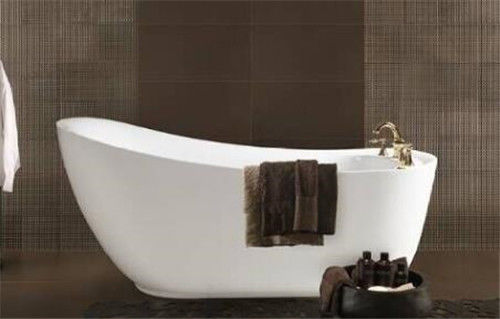 Trung Quốc Bồn tắm massage hình oval acrylic kích thước 1700 * 750 * 760mm với vòi hoa sen vàng nhà cung cấp